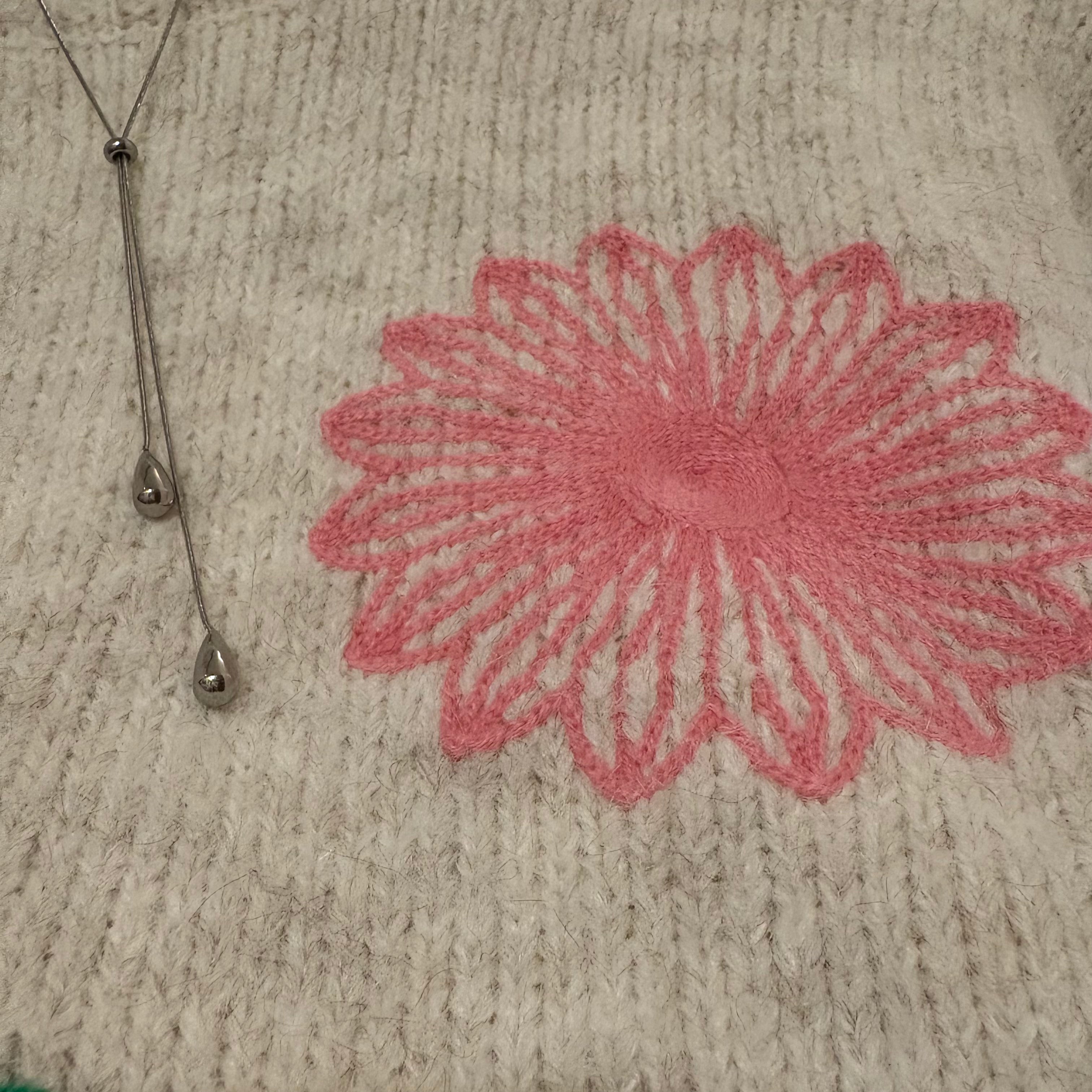 フラワー刺繍デザインニット_3色展開