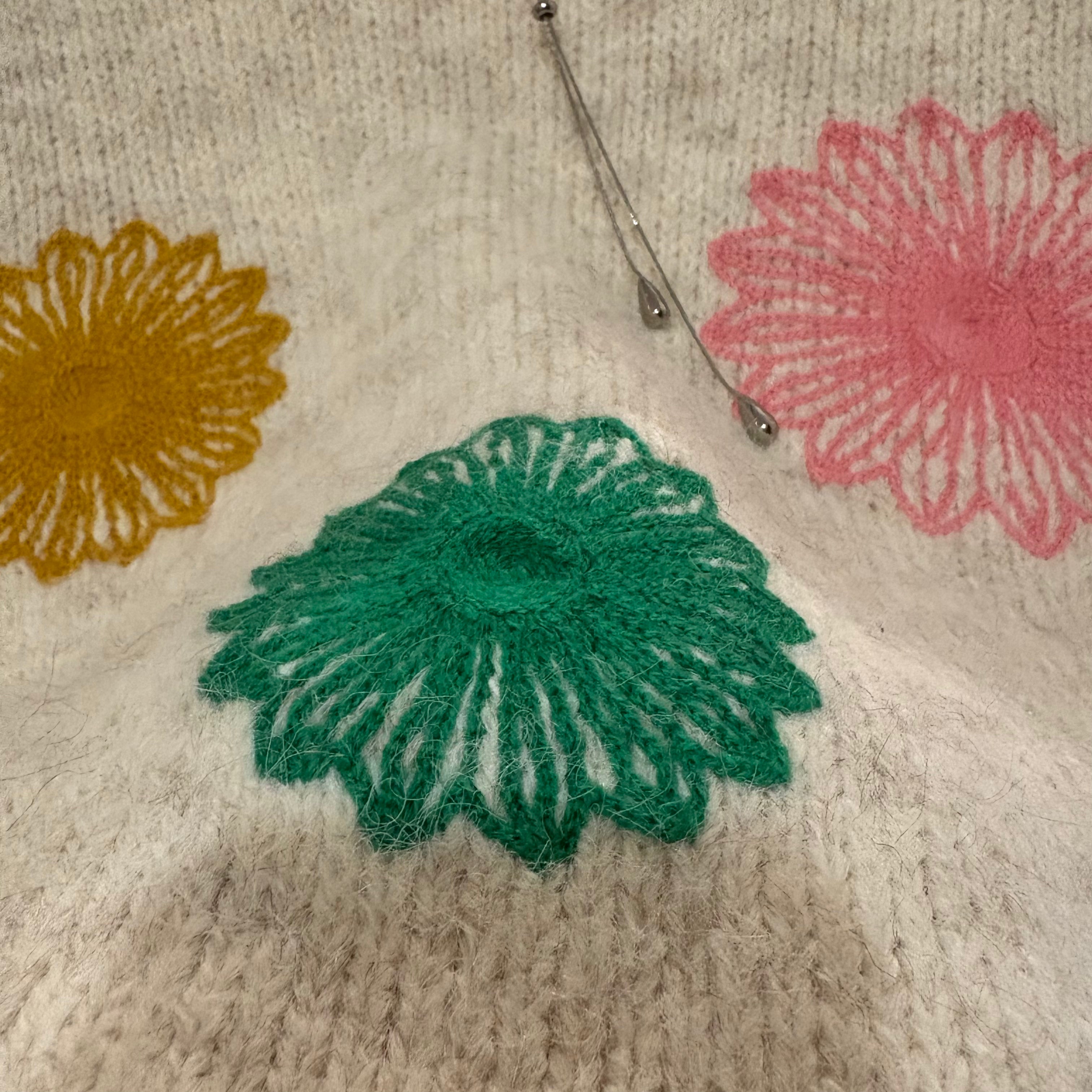 フラワー刺繍デザインニット_3色展開