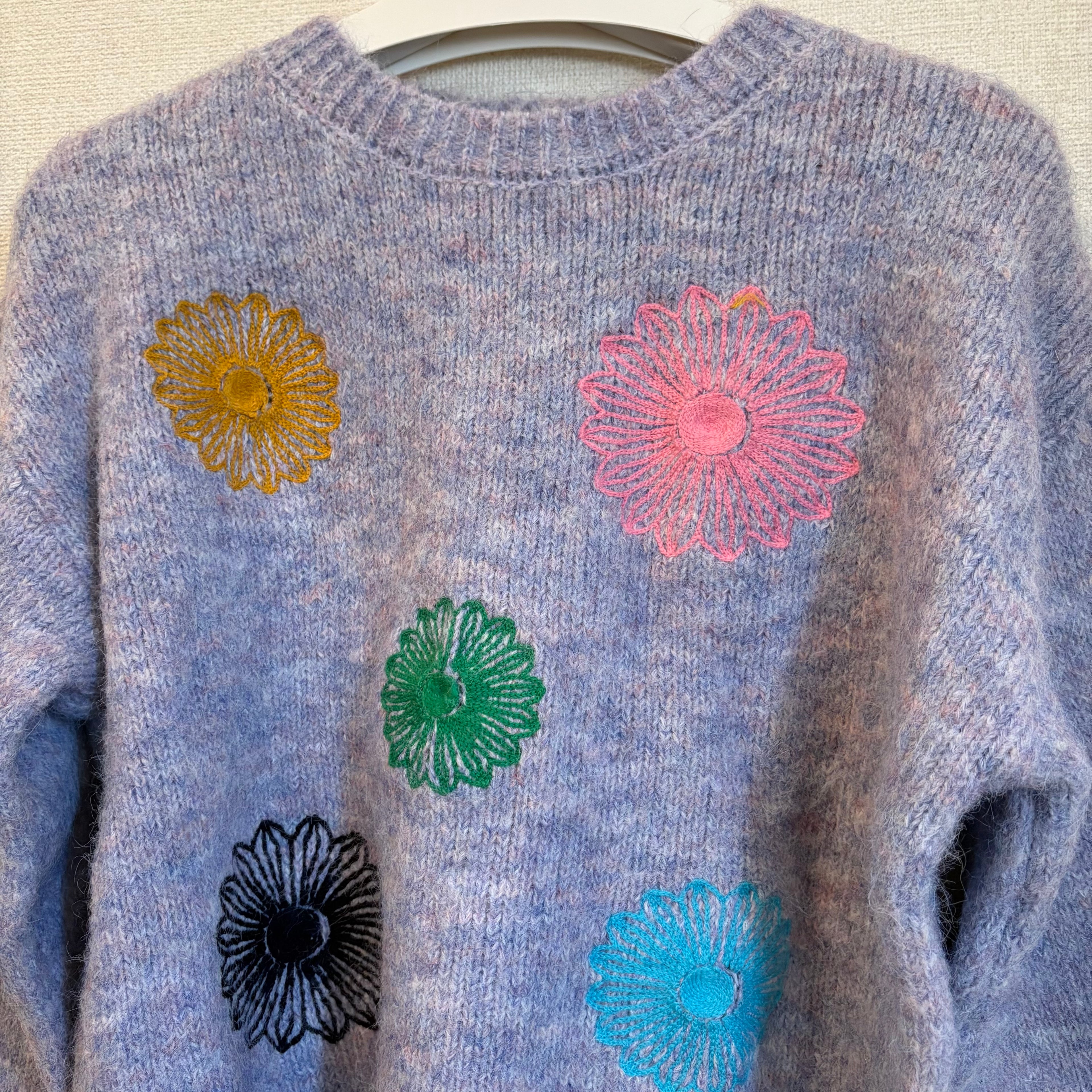 フラワー刺繍デザインニット_3色展開