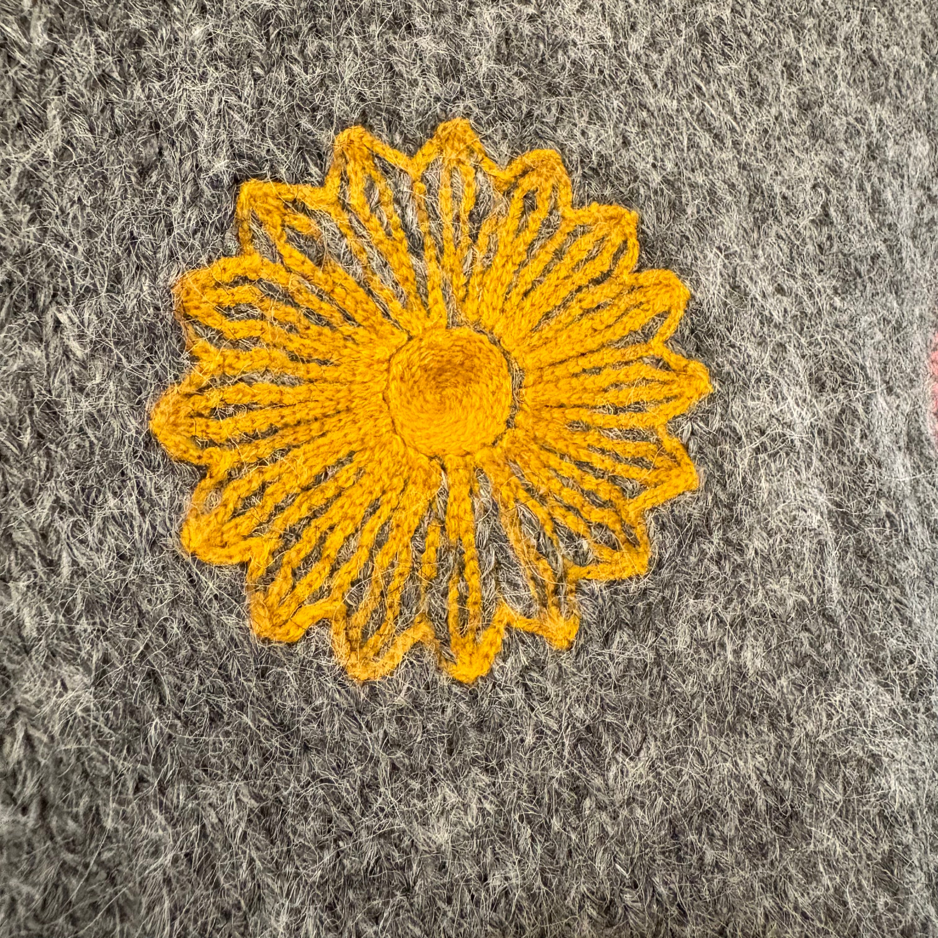 フラワー刺繍デザインニット_3色展開