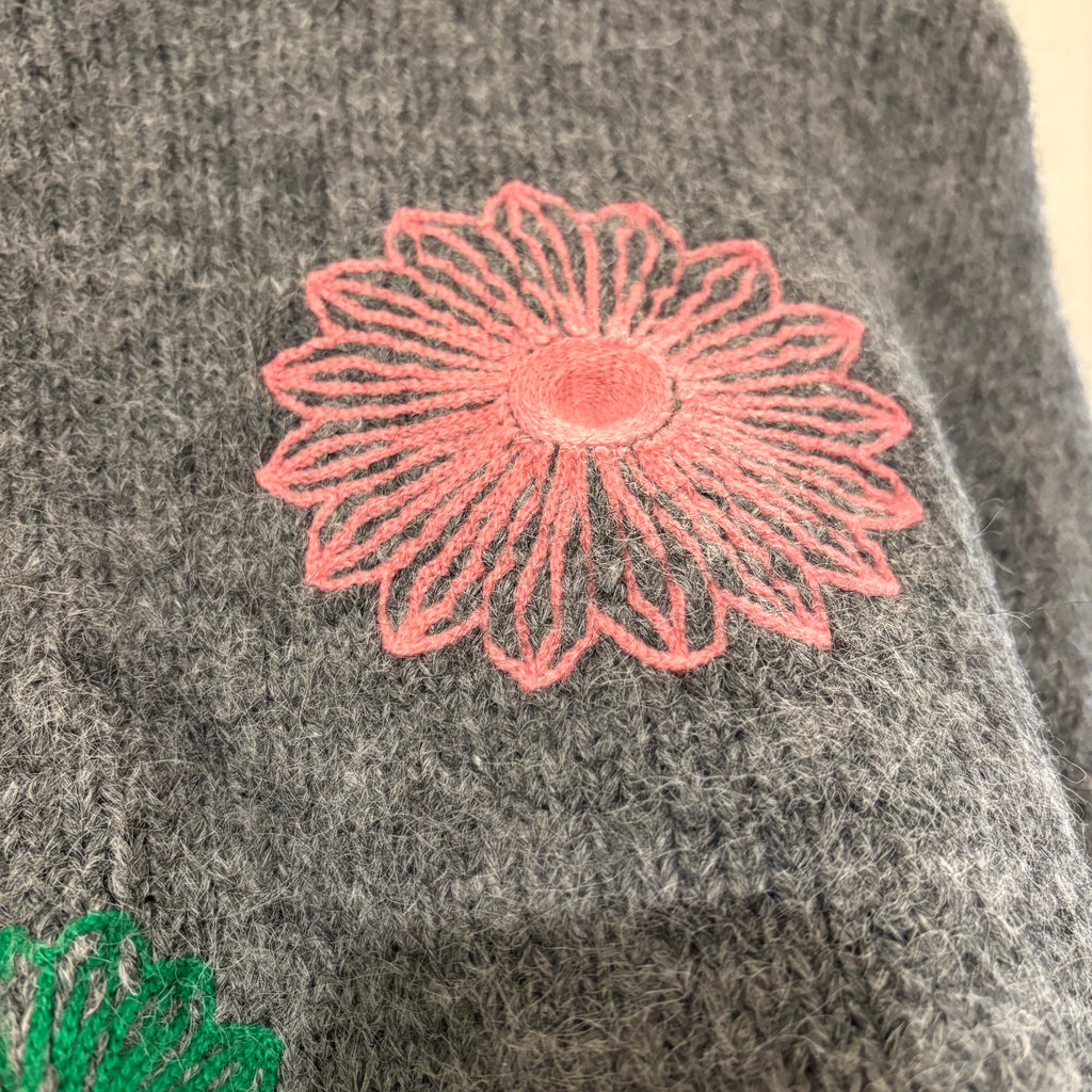 フラワー刺繍デザインニット_3色展開