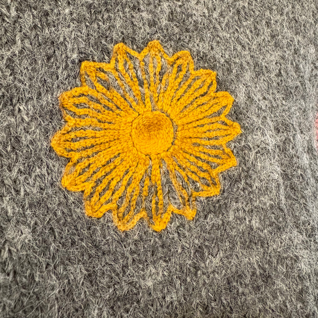 フラワー刺繍デザインニット_3色展開